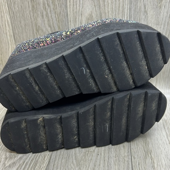 YRU Lala Heart', Black Glitter Platform Sneaker - Picture 9 of 9